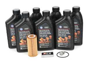 ES#2535601 - 06E115562AKT - Oil Service Kit - Includes oil filter, drain plug w/ washer, and 7 quarts of Castol 5w-40 - Genuine Volkswagen Audi - Audi