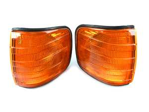 ES#3646655 - 0008208521KT - W126 Amber Turn Signal Housings - Replace those worn indicators with these new quality replacements from URO - URO - Mercedes Benz