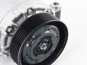 ES#179592 - 64526956719 - Air Conditioning Compressor - Stay cool with this replacement compressor - Genuine BMW - BMW
