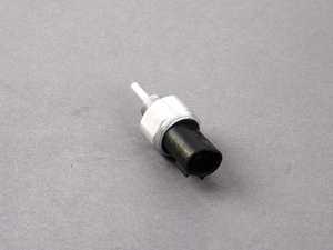 ES#2623219 - 2108300072 - A/C Temperature Switch - Threads into the receiver / drier - Bosch - Mercedes Benz