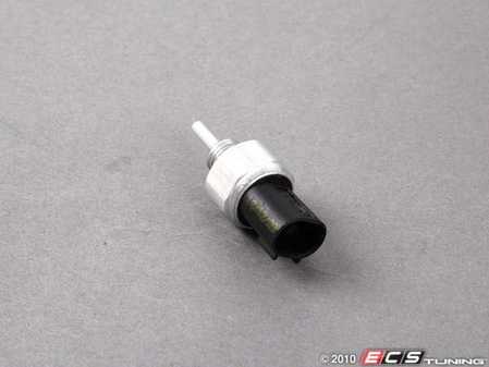 ES#2623219 - 2108300072 - A/C Temperature Switch - Threads into the receiver / drier - Bosch - Mercedes Benz