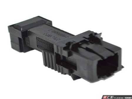ES#4336384 - 97060645100 - Brake Light Switch - At the brake pedal - Hamburg Tech - Porsche