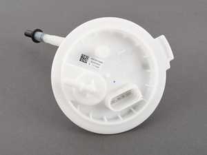 ES#4135674 - 7L8919679C - Fuel Pump Flange With Pressure Regulator - Located on the right side of the vehicle - VDO - Audi