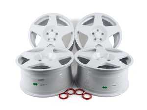 ES#3660833 - tarrw-88551455KT - 18" Tarmac - Set Of Four - 18"x8.5" ET45 5x112 - Rally White - fifteen52 - Audi Volkswagen