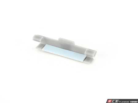 ES#3677004 - 0038009013 - Windshield Trim Clip - sold individually - OEM - OEM - 