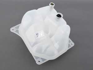 ES#2815776 - 4A0121403 - Coolant Expansion Tank
Coolant Expansion Tank - Replace cracked tanks. - Hamburg Tech - Audi