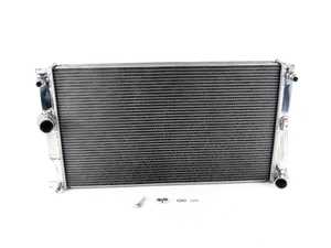 ES#4147447 - 7081 - F22/23 High-Performance Radiator - Automatic Transmission - Featuring an all-aluminum tank and core plus OE-style quick connects. Lower engine temperatures mean more power and longer life of engine components! - CSF - BMW