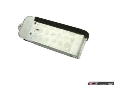 ES#4418346 - 113117021 - Oil Cooler - Keep your engine running efficiently - URO - Audi