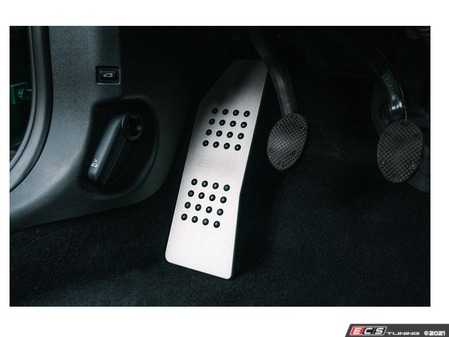 ES#4418749 - P103SILVER - MINI Cooper Dead Pedal - Silver - Silver finish with rubber grip for the foot rest - Rennline - MINI