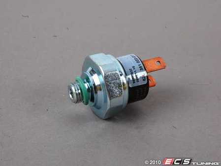 ES#2607891 - 95961313700 - A/C Low Pressure Switch - Located on the connecting tube from the receiver-dryer to the condenser - Mahle-Behr - Porsche