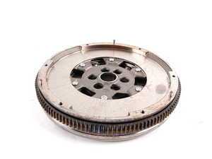 ES#2204401 - 06F105266AC - 6-Speed Manual Flywheel - Connects the engine to the clutch plate assembly - LUK - Volkswagen