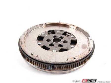 ES#2204401 - 06F105266AC - 6-Speed Manual Flywheel - Connects the engine to the clutch plate assembly - LUK - Volkswagen