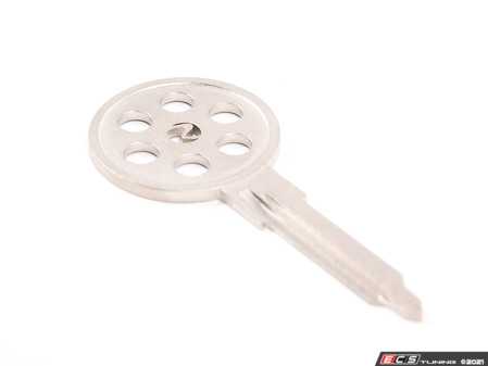 ES#4472421 - I99 - 917 Style Key Blank - Priced Each - Porsche 911/930/964/993 - Add iconic style to your keychain! - Rennline - Porsche