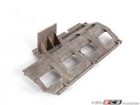 ES#18959 - 11131727890 - Oil Deflector - Prevent hot oil from spraying all over the engine - Genuine BMW - BMW