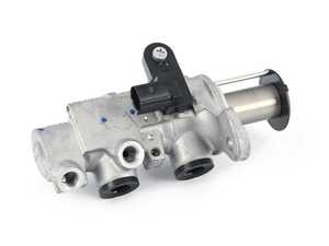 ES#4367011 - 5QM614019H - Brake Master Cylinder  - A leaking master cylinder can be dangerous - Genuine Volkswagen Audi - Volkswagen