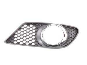 ES#1741928 - 2048850353 - Front Fog Lamp Grille - Right (Passenger) Side - Genuine Mercedes Benz - Mercedes Benz