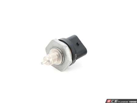 ES#4747215 - 0261545115 - Fuel Pressure Sensor - On Fuel Rail - The fuel pressure sensor monitors fuel pressure in the vehicle's system, sending data to the engine control unit for optimal engine performance. - Bosch - Mercedes Benz