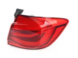 ES#2995061 - 63217372212 - REAR LIGHT IN THE SIDE PANEL - Genuine BMW - BMW