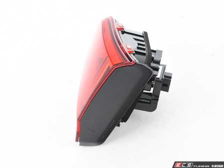 ES#2861212 - 5GM945094D - Inner Tail Light Assembly - Right - Includes bulb holder - Genuine Volkswagen Audi - Volkswagen
