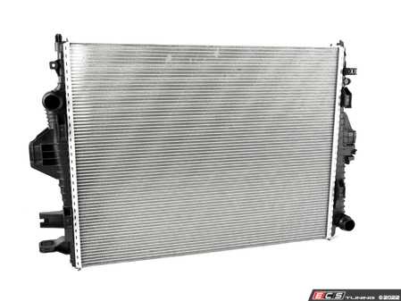 ES#2953979 - 7P0121253A - Radiator - OE replacement radiator - Behr - Volkswagen