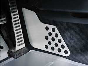ES#4608977 - I88.SILVER - Aluminum Heel Guard Pad - Silver - Dress up your footwell with machined anodized aluminum - Rennline - Audi