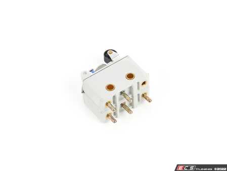ES#1616802 - 0035456514 - Throttle Switch - Controls A/C compressor, EGR system and manifold resonance valves at full throttle - Genuine Mercedes Benz - Mercedes Benz
