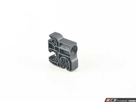 ES#2503505 - 16127213370 - WIRING CLIP, TRIPLE - Genuine BMW - BMW