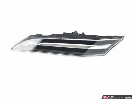 ES#3615284 - 992953041C - LED Clear Side Marker - Right - European-spec housing featuring amber-flashing LEDs - Genuine Porsche - Porsche