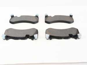 ES#4485413 - 008420412028 - Front Brake Pad Set - Ceramic - Ceramic composite developed to meet low dust & noise requirements - Brembo - Audi Mercedes Benz