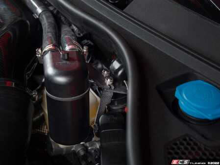 ECS - 048070la01KT - 8Y RS3 Baffled Oil Catch Can System