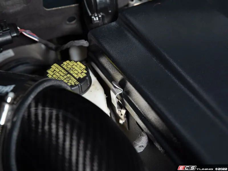 ECS - 014686la01KT - MK8 GTI / Golf R Matte Black Battery Cover Kit