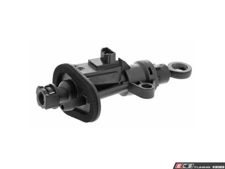 ES#4690176 - 5Q0721388H - Clutch Master Cylinder  - Restore clutch pedal operation - Vaico - Volkswagen