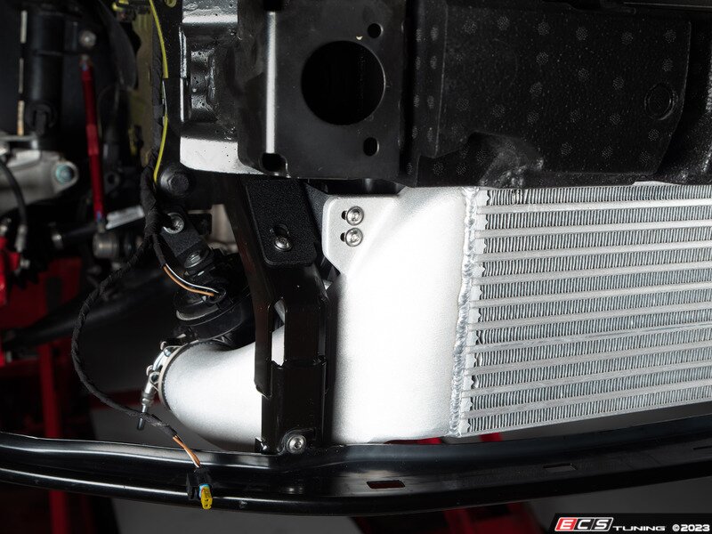 ECS 015112la01KT MK8 GTI / Golf R Front Mount Intercooler For Use