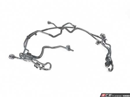 ES#4621128 - 0P2133240AC - Fuel Line - Crossover fuel line that connects both fuel rails across the front of the engine. Contains AKF Valve. - Genuine Volkswagen Audi - Audi