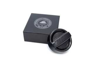 ES#4715045 - ATK-BM-0008-G8X- - Dry Carbon Competition Oil Cap Cover - G87 M2 - Upgrade your engine bay with this AUTOTECKNIC carbon fiber oil filler cap! - AUTOTECKNIC - BMW