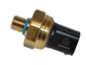 ES#4716169 - 0045421618 - Fuel Pressure Sensor - Inline - Located on the fuel supply line of diesel models only. OE Supplier. - Hamburg Tech - Mercedes Benz