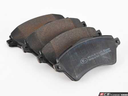 ES#4487264 - SFP500100 - Premium Low-Met OE Equivalent Front Brake Pad Set  - Quality brake pads from an original equipment supplier - Brembo - Mercedes Benz