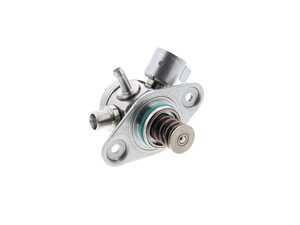 ES#4745146 - 2700700501 - High Pressure Fuel Pump - No Core Charger Required. OEM Supplier! High Pressure Pump on Engine - Bosch - Mercedes Benz