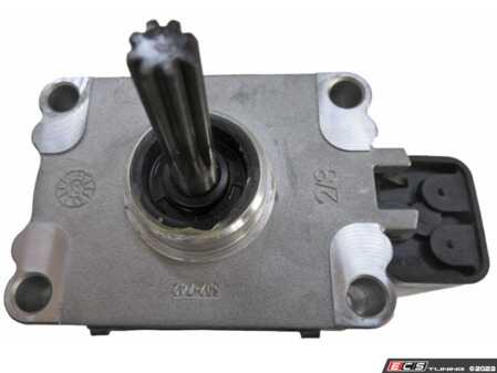 ES#4751197 - 2479060903 - Rear Differential Actuator Motor - controls the rear differential lock, improving traction in challenging conditions. - Vemo - Mercedes Benz