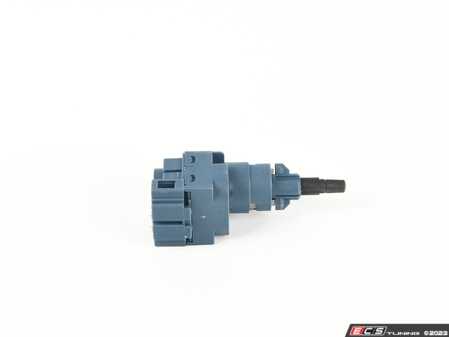 ES#4674736 - 1J0927189E - Clutch Switch - Fixes broken cruise control, and cars that "rev" inbetween shifts - Vemo - Audi