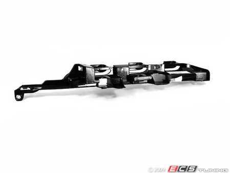 ES#76195 - 51127030613 - E46 Rear Bumper Mounting Guide - Left - These guides hold the rear bumper tight to the body. - Genuine BMW - BMW