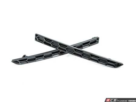 ES#4689943 - R02-10-1 - Matte Black Honeycomb Rear Reflector Set - Ditch the stock reflectors with these inserts from Acexxon. - Acexxon - BMW