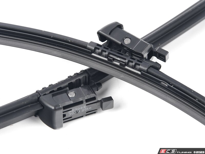 Genuine BMW - 61615A12195 - BMW WATERBLADE (61-61-5-A12-195)