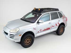 ES#4876688 - 022500LA02EBKT - Cayenne 955 / 957 Overland Roof Rack & Overland Skid Plate - Add functionality and rugged aesthetics to your Cayenne! - Enthusiast Bundles - Porsche