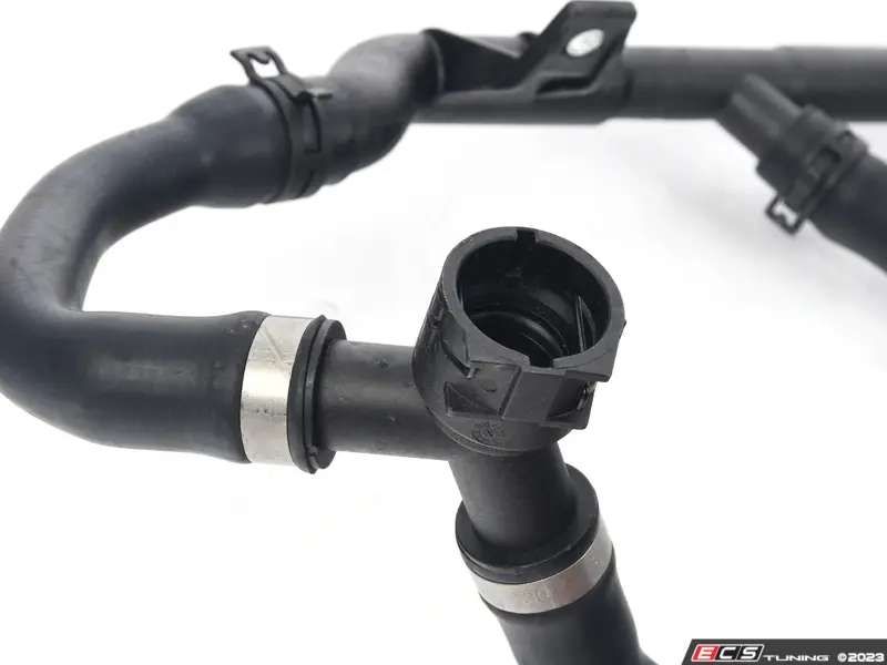 URO Parts Connettore Tubo Raffreddamento In Alluminio – Ricambio Premium 17127515494Prm – Sostitutivo OEM