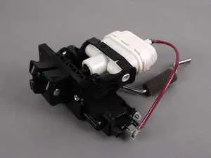 Trunk Latch Assembly