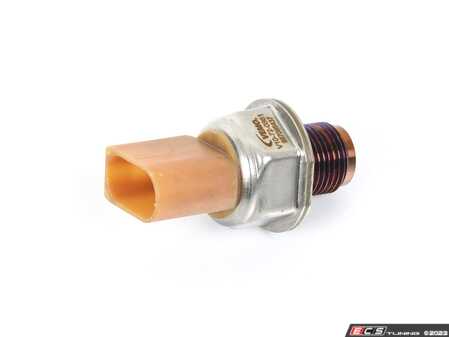 ES#3183533 - 03L906054A - Pressure Sensor - Pressure sensor found opposite of fuel pressure regulating valve on the fuel rail. M18x1.5 - Vemo - Audi Volkswagen