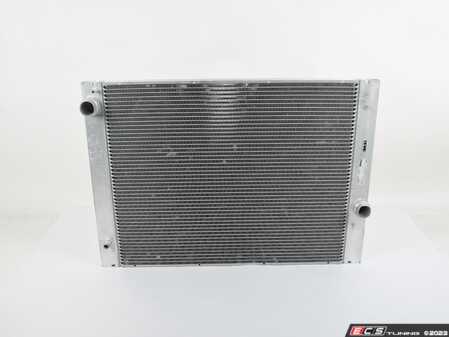 ES#4858423 - 17117519209 - Radiator *Scratch And Dent* - For vehicles with automatic transmission and one transmission cooler connection - Scratch & Dent - BMW