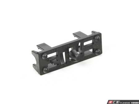 ES#3029418 - 65209156747 - PLUG-IN CONNECTION B - Genuine BMW - BMW