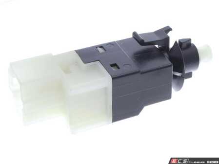 ES#2894094 - 0015456709 - Brake Light Switch - Located behind your brake pedal - Vemo - Mercedes Benz